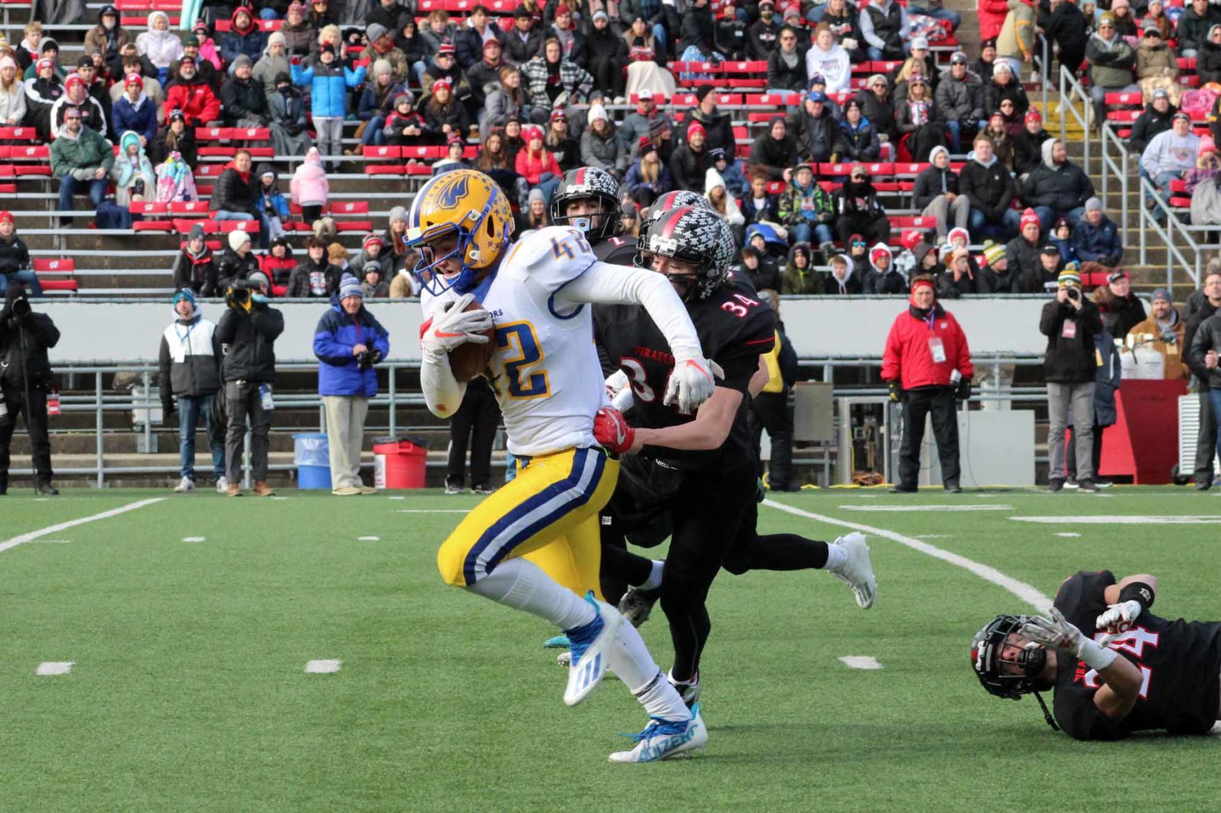 Rice Lake football vs. Pewaukee Division 3 state 11-19-21